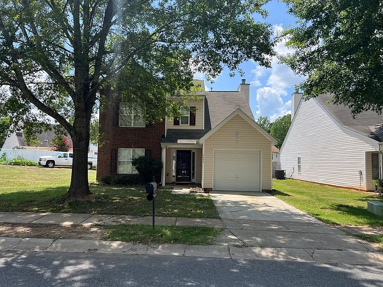 1111 Delander Ln — Photo 1