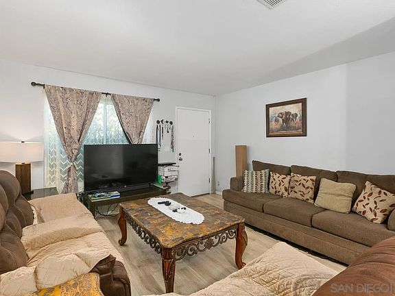 4th image of 10260 Carefree Dr
