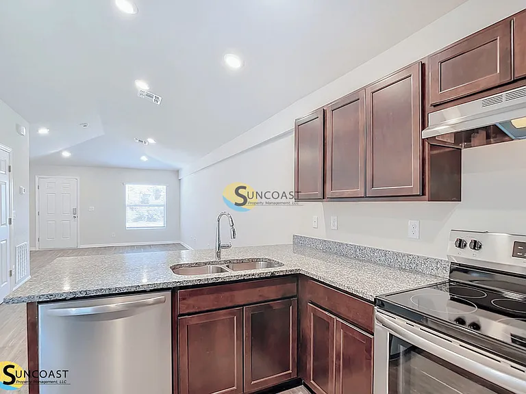 27078 Adams St — Photo 9