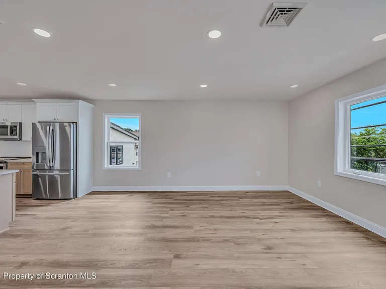 111 S Blakely Street 1 #2 — Photo 8