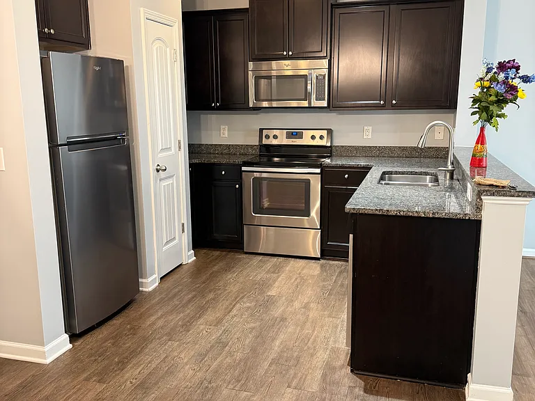 436 Carthage Ct — Photo 10