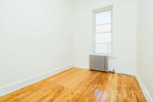 Rented by Real Street Inc | media 3