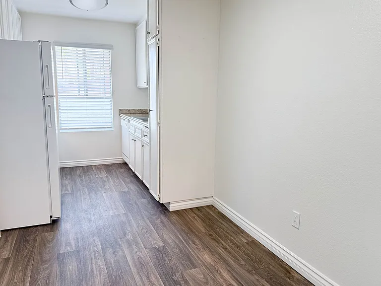 Parkview Poway Apartments — Photo 25