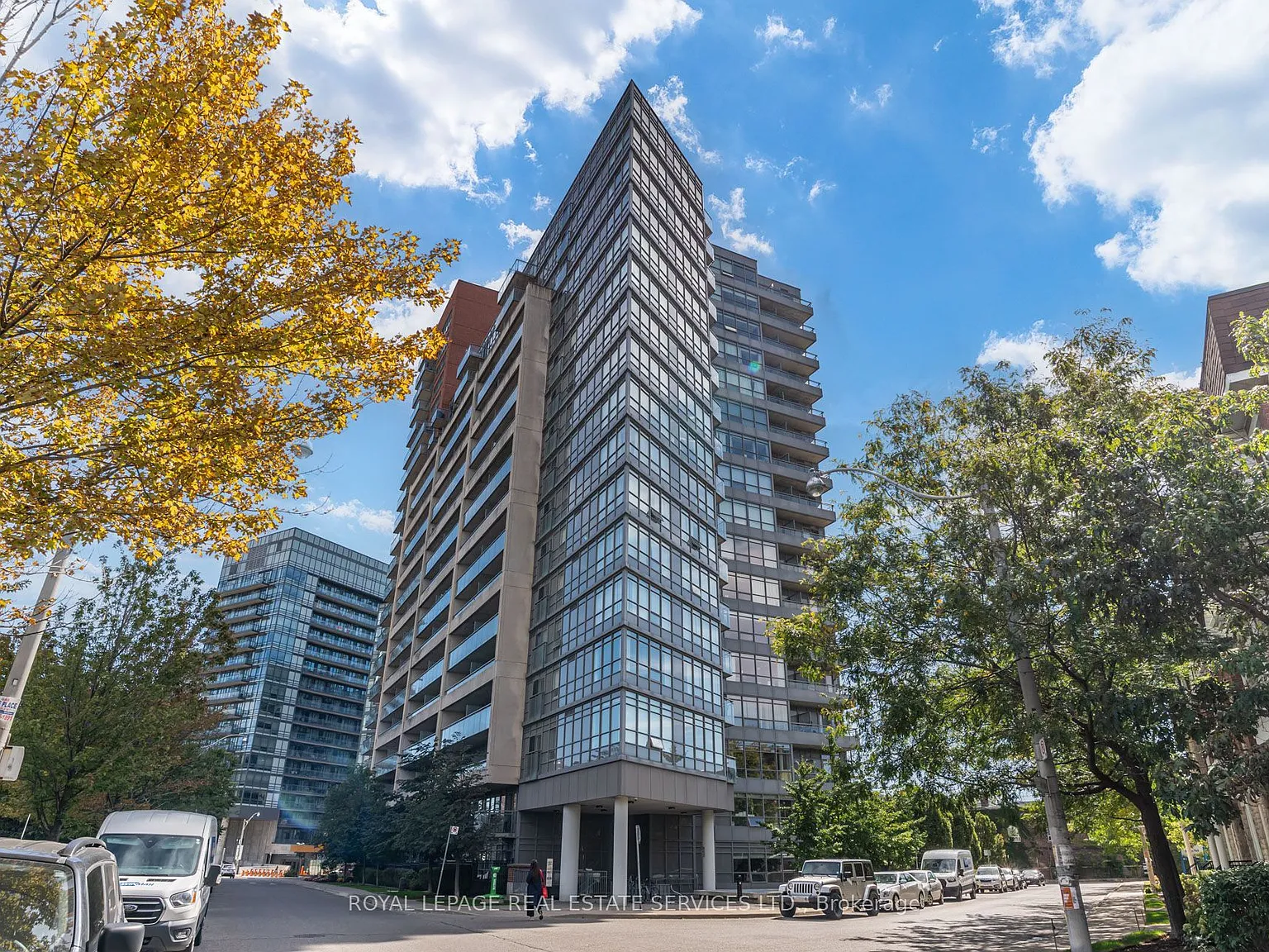 38 Joe Shuster Way — Photo 1