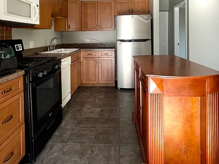 476 Harrison Ct — Photo 6