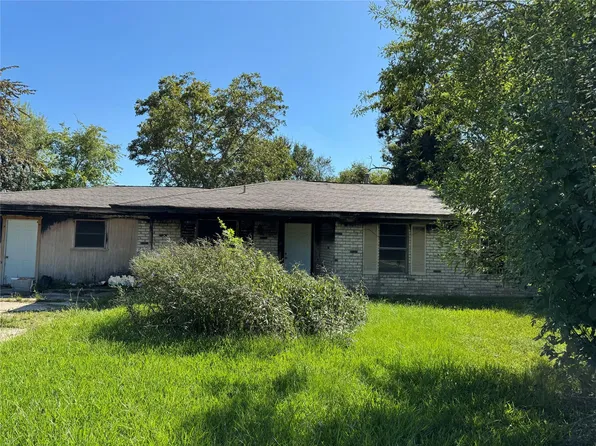 206 Sunset Heights Ave, Dayton, TX 77535