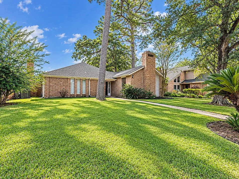 5895 Southern Hills Dr