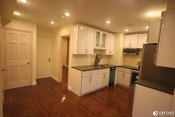 Rented by Oxford Property Group | media 42