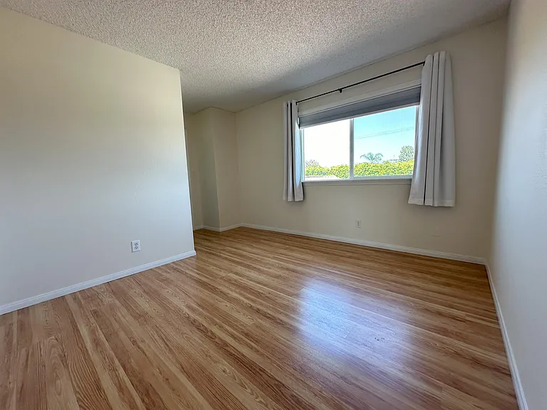 Bedroom 2- Upstairs