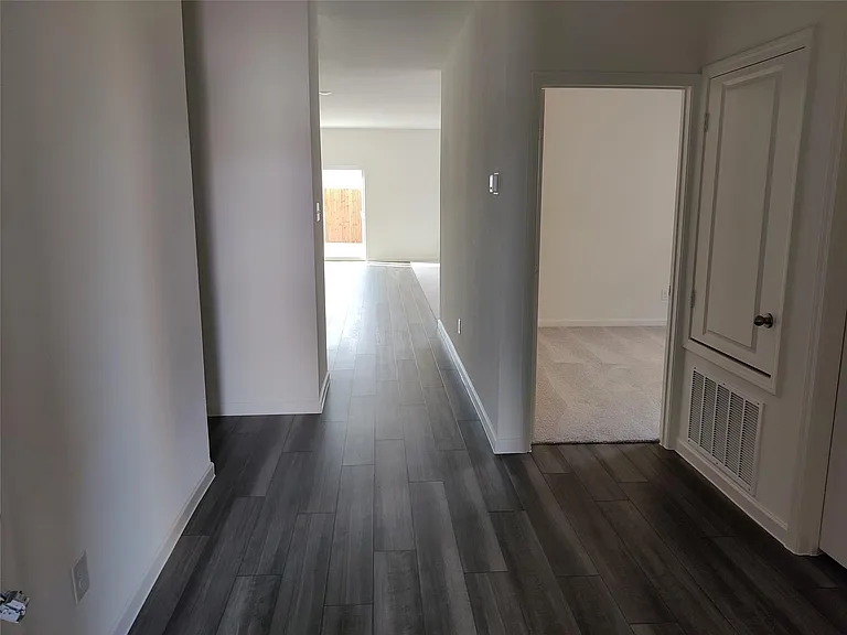 10356 Holycross Ln — Photo 2
