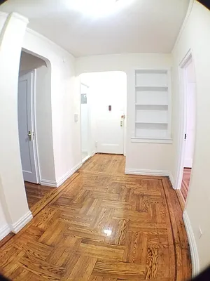 Rented by Roberto Guilbet, LREB | media 26