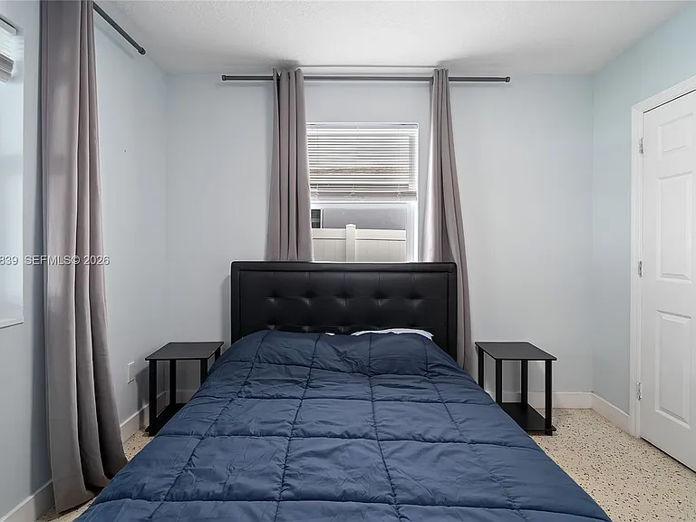 644 SW 7th Ct — Photo 28