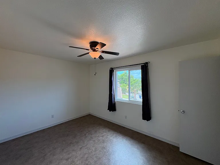 2104 N Mammoth Pl — Photo 17