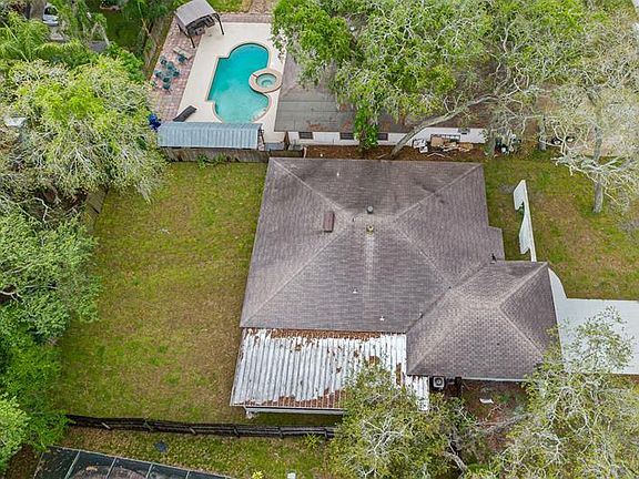2nd image of 5307 Roberta Ln