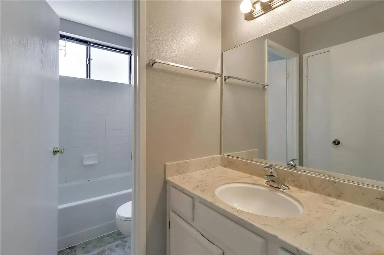 2878 Bouveron Ct — Photo 2