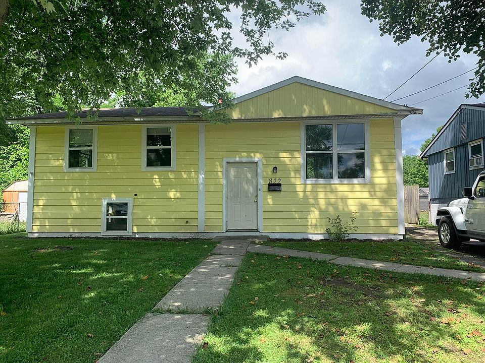 1st image of 822 Savannah Dr