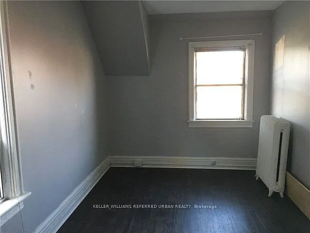 591 Jane St #UPPER — Photo 9