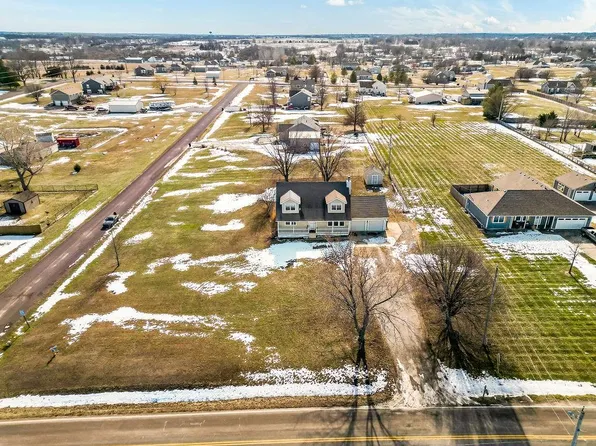15229 Dempsey Rd, Leavenworth, KS 66048