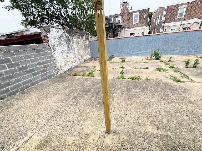 456 Delmar St #2 — Photo 32