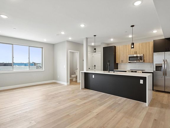 3rd image of 1314 N Marston St #12