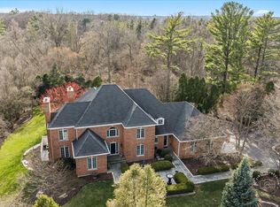 825 Persimmon Dr, St Charles, IL 60174