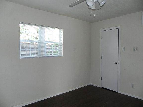 5th image of 2816 Throckmorton St APT 05