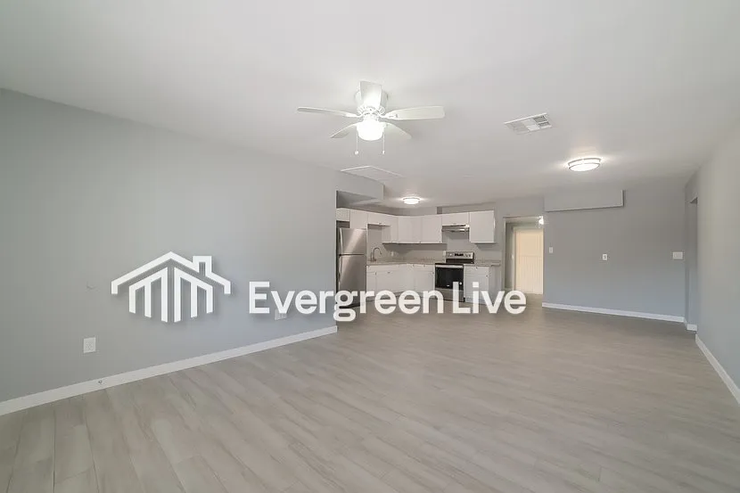4 bed, 2.0 bath, 1977 sqft, $1,845 — Photo 3