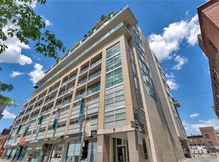 388 Richmond St W #906, Toronto, ON M5V3P1