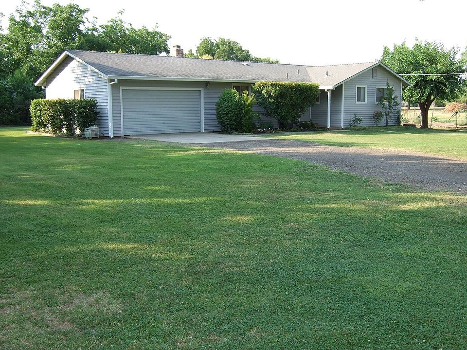 Country Home - Close to Town