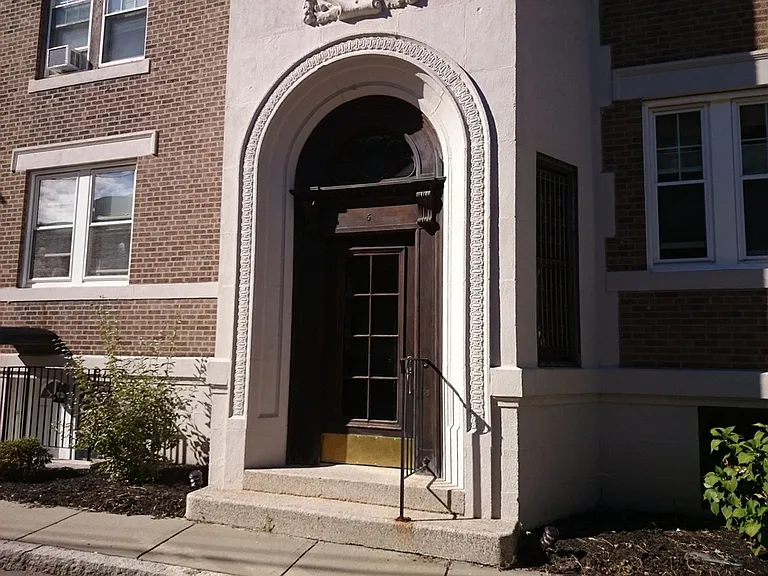 5B Colliston Rd #B — Photo 2