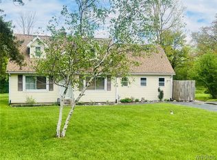 2940 Cloverbank Rd, Hamburg, NY 14075