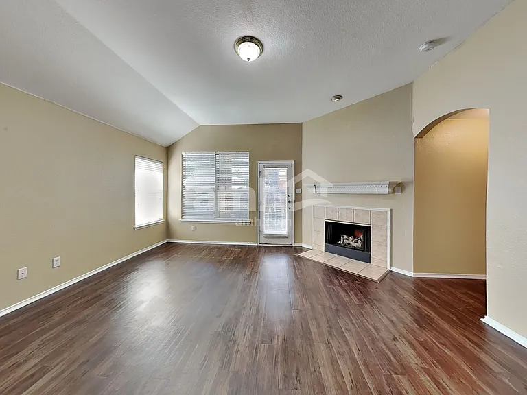 9613 Glenshee Dr — Photo 6