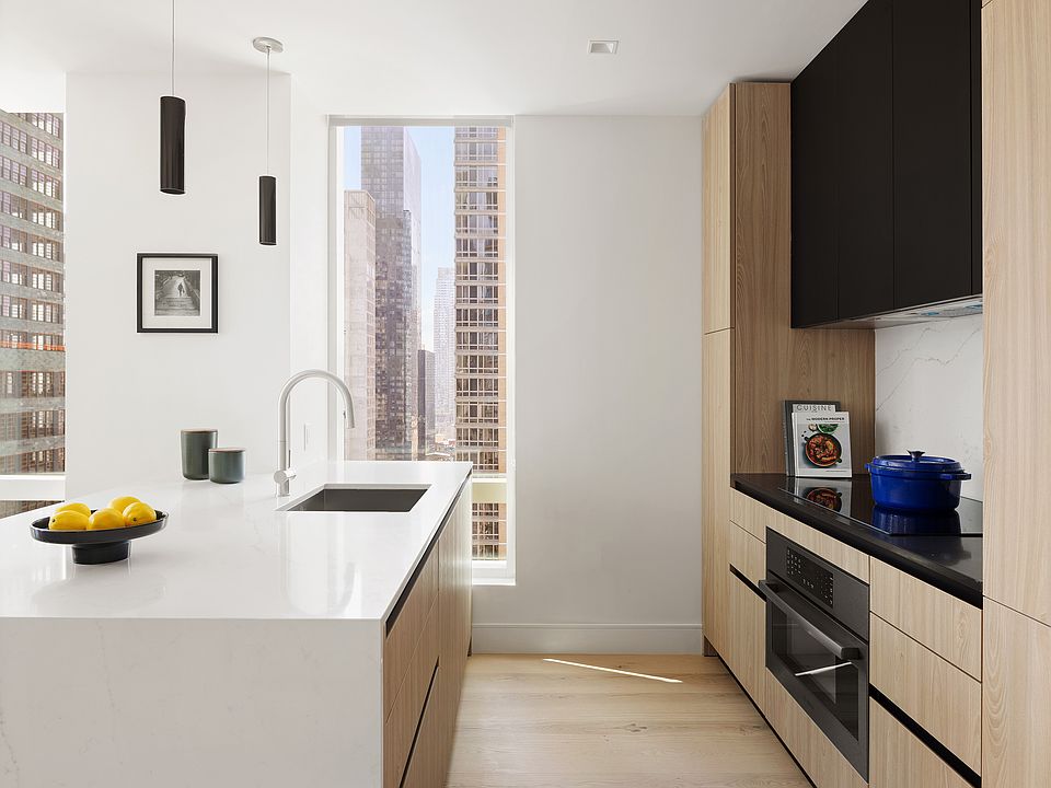 1st image of 312 W 43rd St #31E