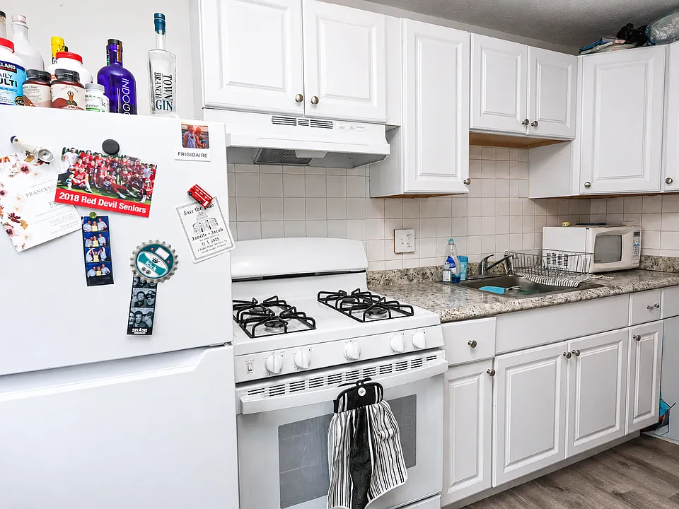 211 Quincy Ave #1