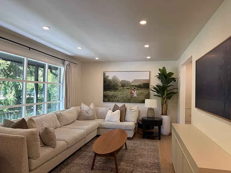 131 Renaud Dr — Photo 4