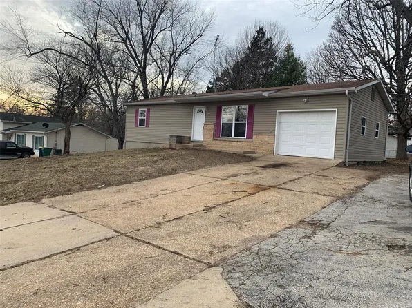 1135 Sycamore Ln, Saint Clair, MO 63077