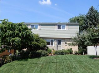 2902 Highridge Dr, Pittsburgh, PA 15226
