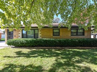 4421 S 62nd St, Greenfield, WI 53220