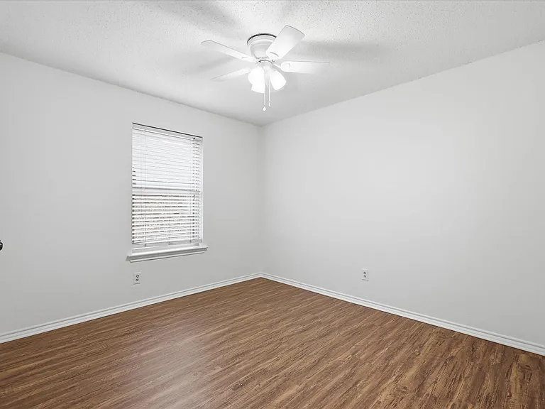 4203 Spring Meadow Ln — Photo 11