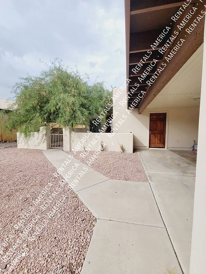 2 bed, 1150 sqft, $1,700 — Photo 2
