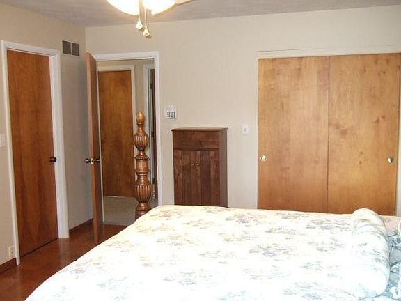2nd image of 1150 Green Timber Trl