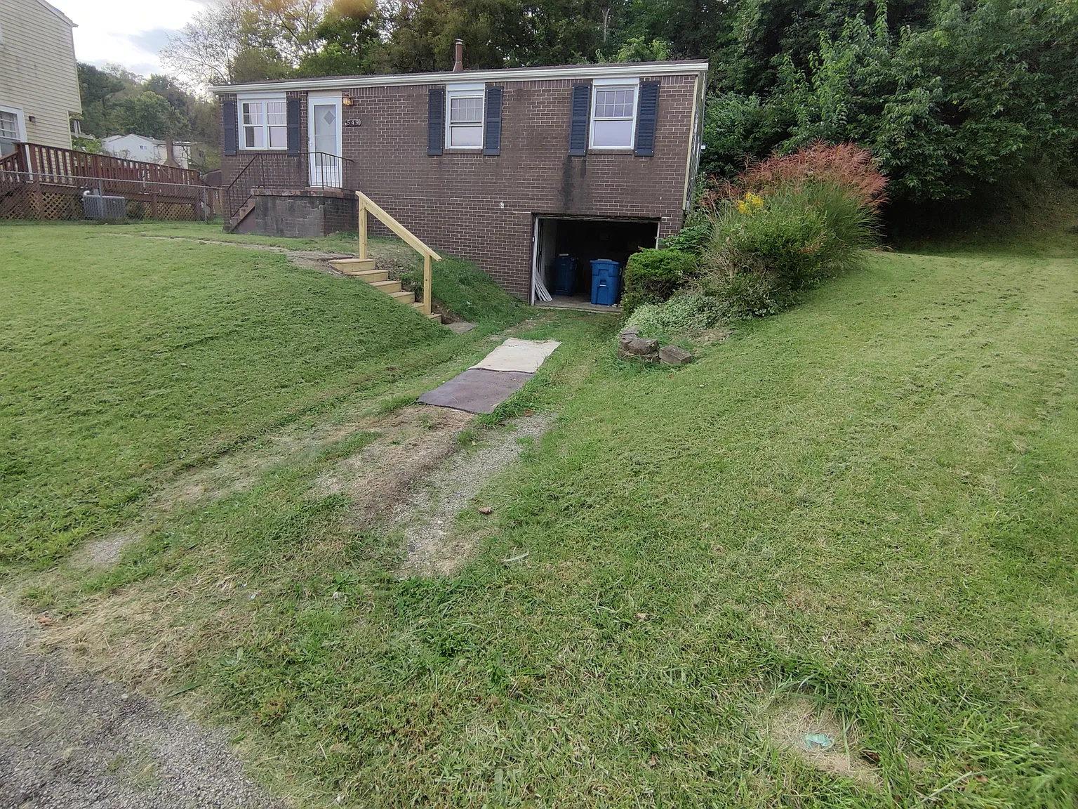 3 bed, 950 sqft, $1,250 — Photo 2