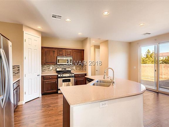 4th image of 5744 Baronese St