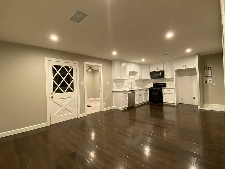 1237 W Chestnut Ave — Photo 3