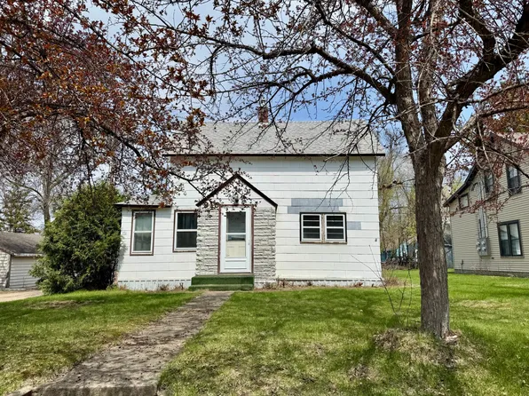 915 6th Ave E, Alexandria, MN 56308