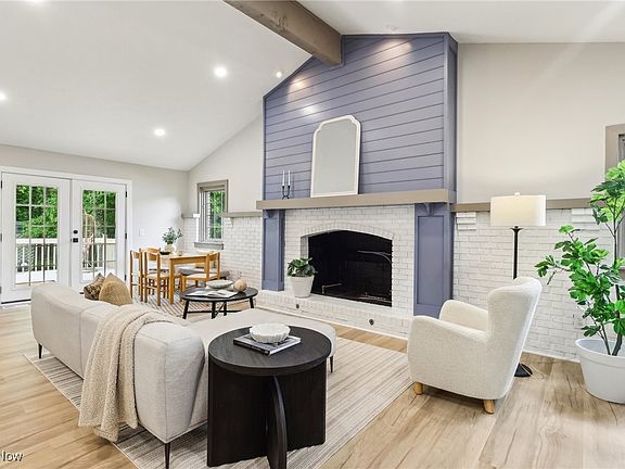 2nd image of 2015 Berkeley Dr