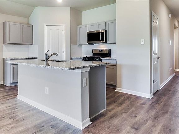4th image of 9156 Worthington Ct