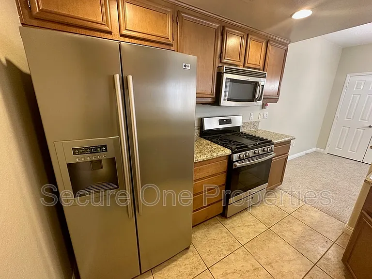 208 Riverdale Ct #715 — Photo 7