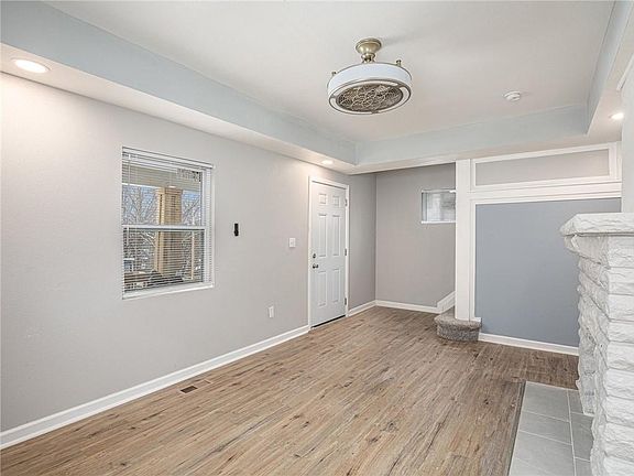5th image of 2227 Poplar Ave