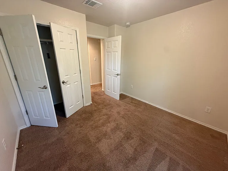 1427 Denver Blvd — Photo 18